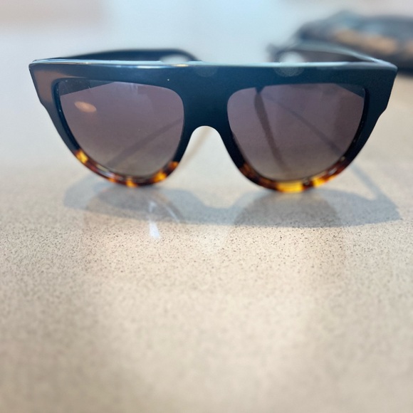 CELINE SUNGLASSES 
CL4004IN - Picture 7 of 10